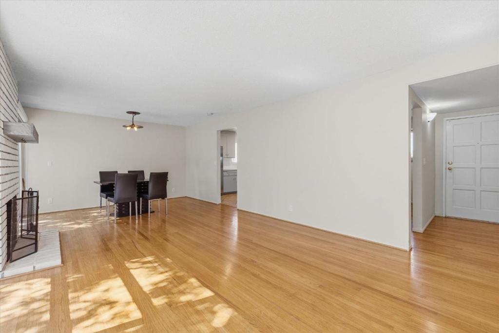 19960 Pear Tree Lane Property Photo 6