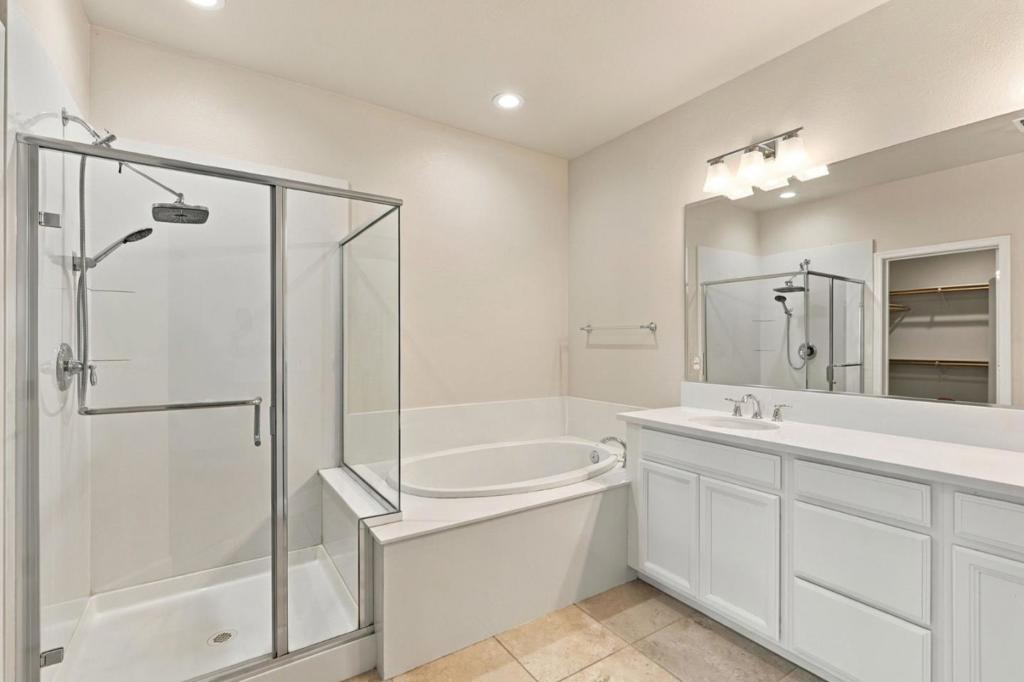 610 Valencia Way Property Photo 13
