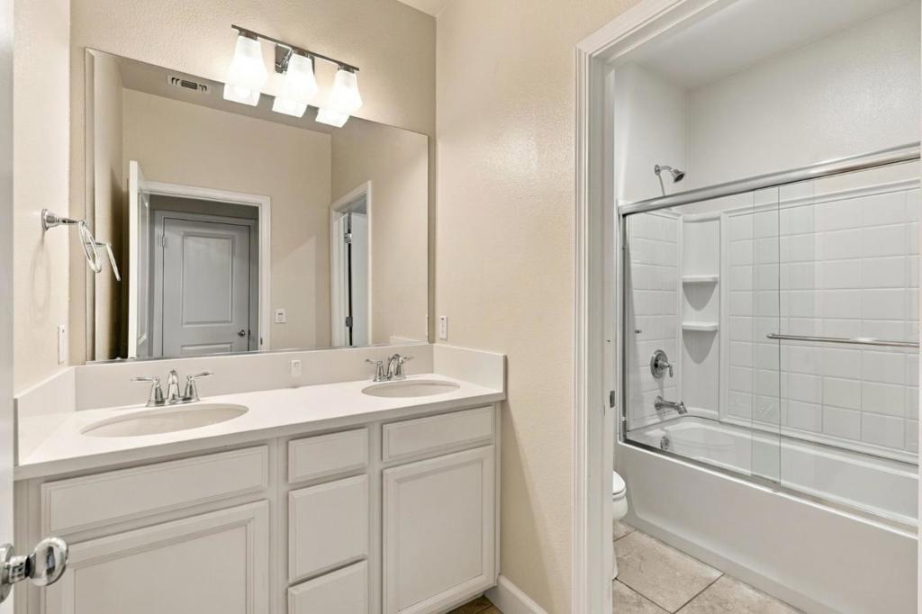 610 Valencia Way Property Photo 14