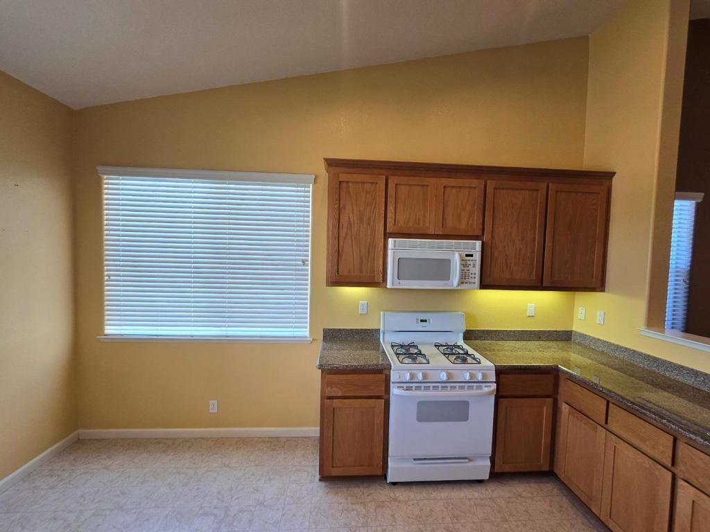 430 Vivienne Drive Property Photo 8