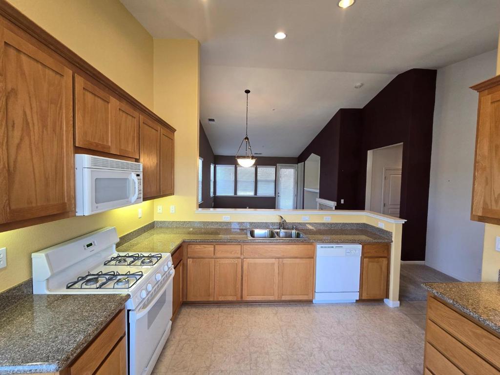 430 Vivienne Drive Property Photo 11