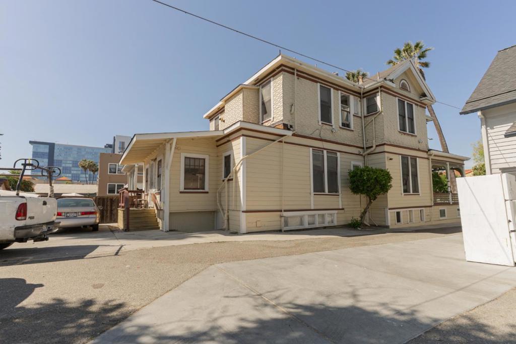 467 S 3rd Street Property Photo 4