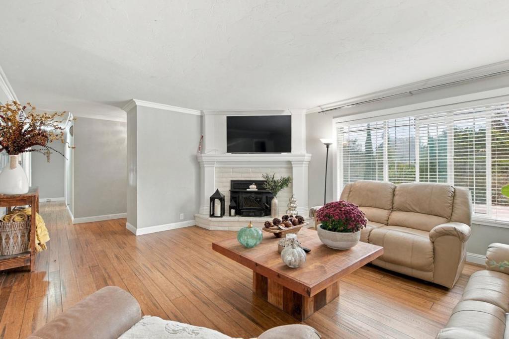 3675 Moon Place Property Photo 6