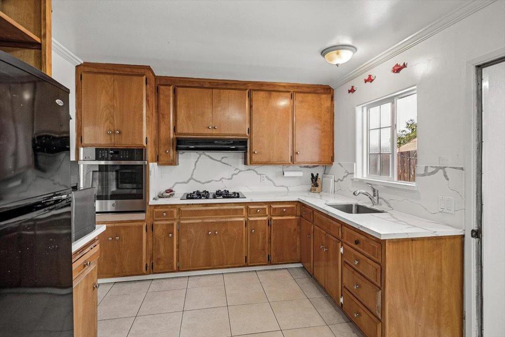 748 Hill Avenue Property Photo 8