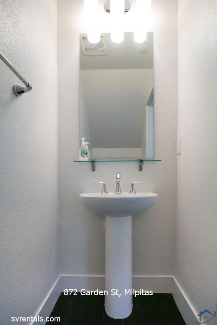 872 Garden Street Property Photo 9
