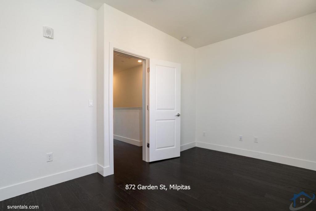872 Garden Street Property Photo 10