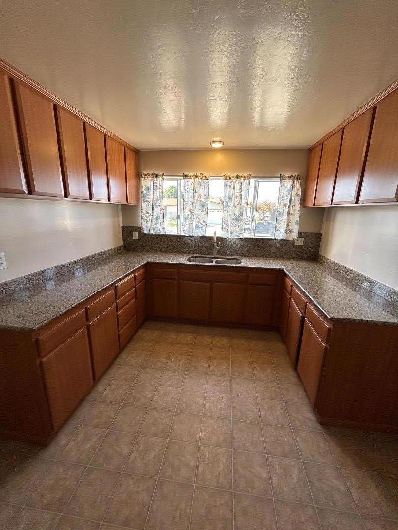1259 Summit Drive Property Photo 7