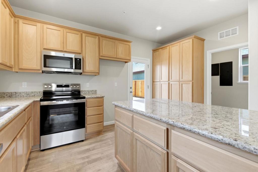764 Aurora Way Property Photo 3