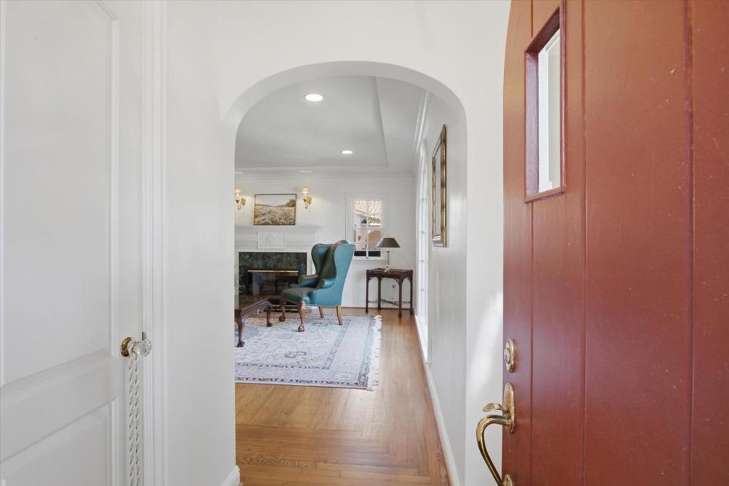 883 Riverside Drive Property Photo 10