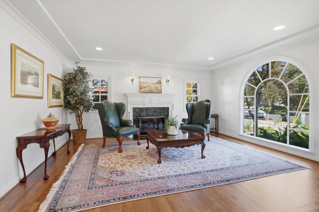 883 Riverside Drive Property Photo 12
