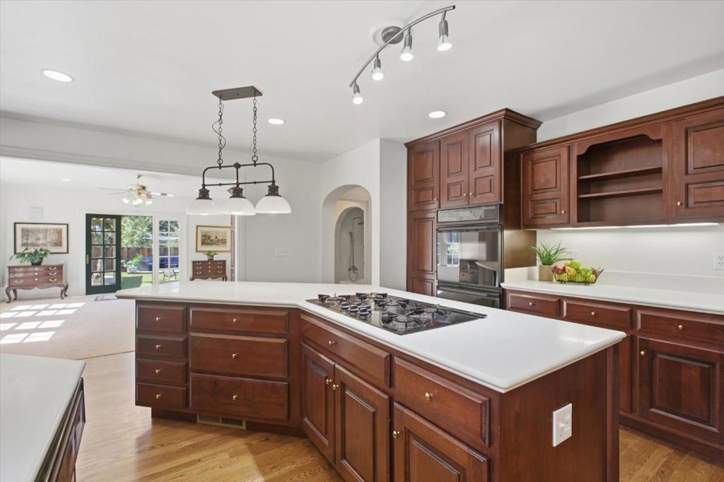 883 Riverside Drive Property Photo 17