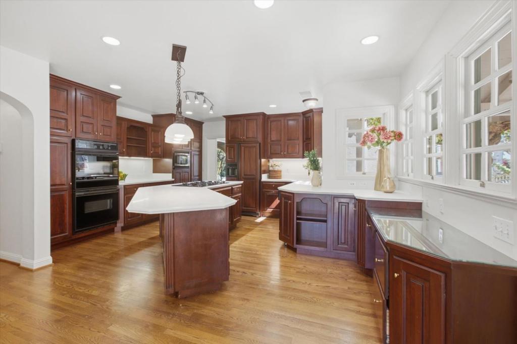 883 Riverside Drive Property Photo 19