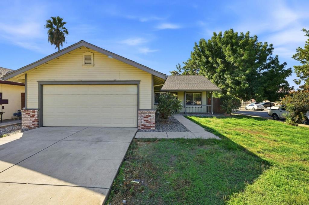2113 Shelby Creek Court Property Photo 2