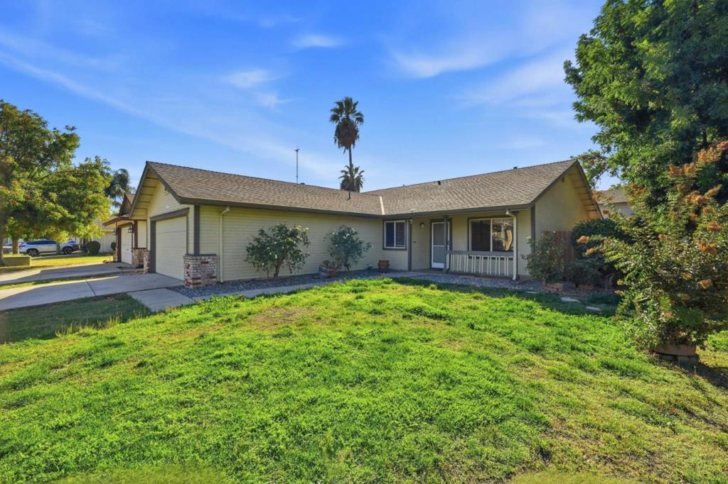2113 Shelby Creek Court Property Photo 3