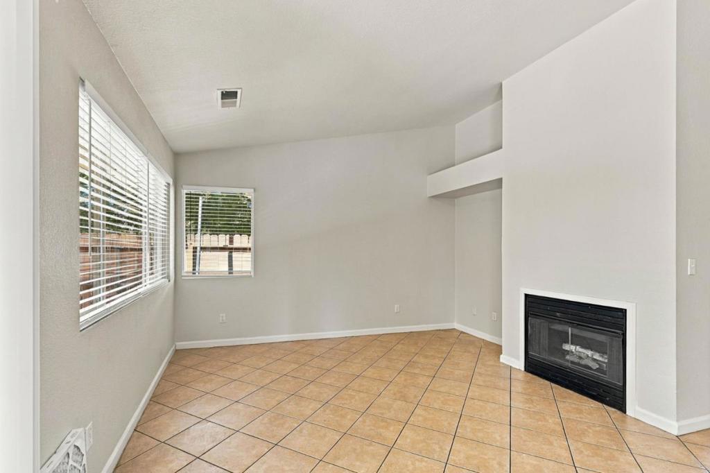 2113 Shelby Creek Court Property Photo 12