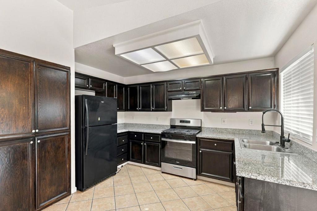 2113 Shelby Creek Court Property Photo 16