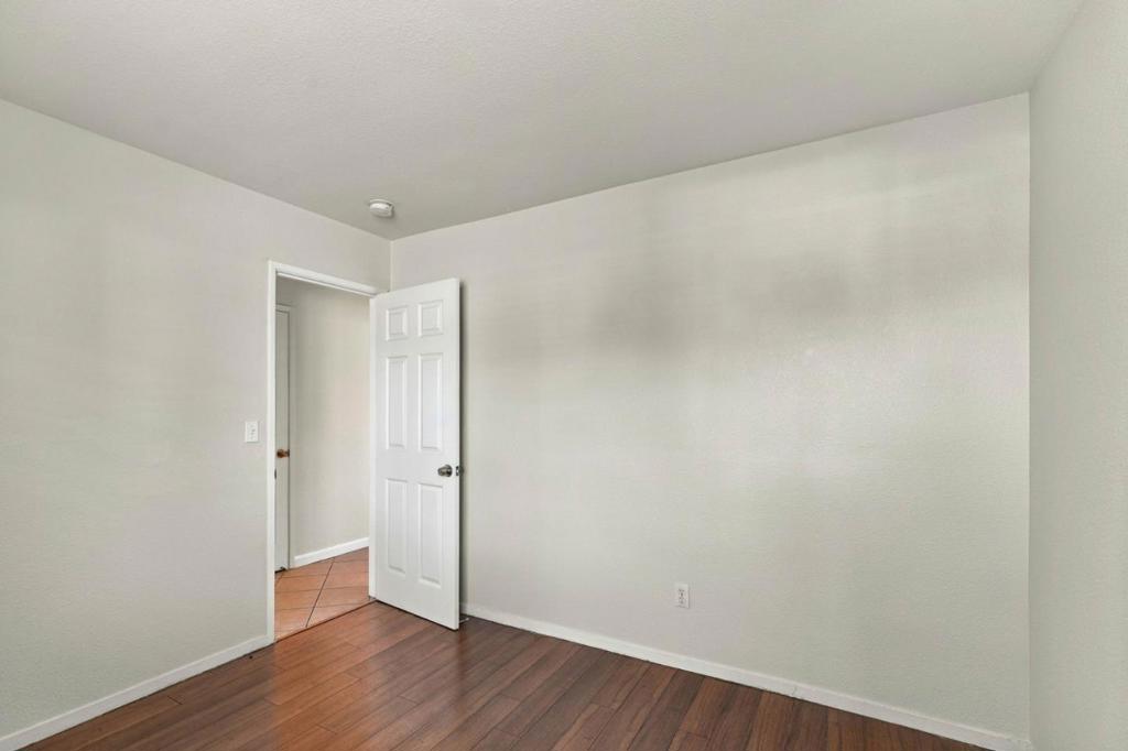 2113 Shelby Creek Court Property Photo 24