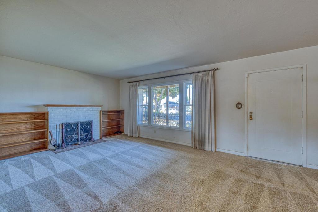 246 Dororo Drive Property Photo 4