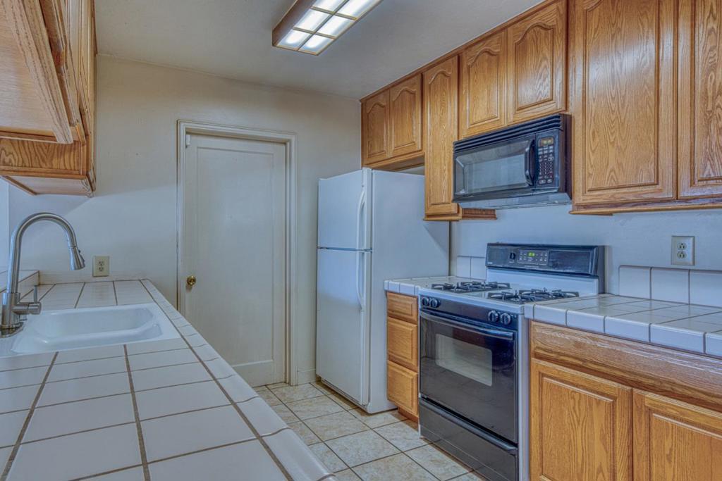 246 Dororo Drive Property Photo 9