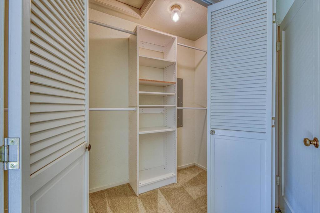 246 Dororo Drive Property Photo 21