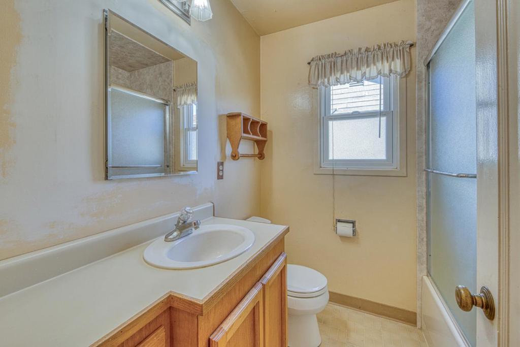 246 Dororo Drive Property Photo 24