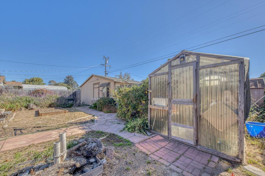 246 Dororo Drive Property Photo 27