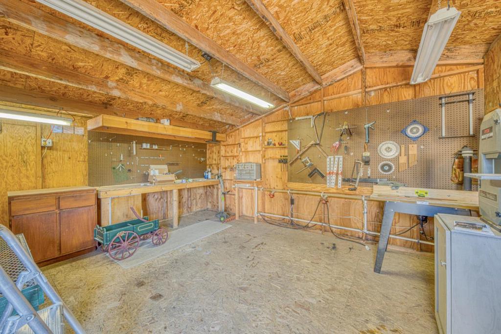 246 Dororo Drive Property Photo 30