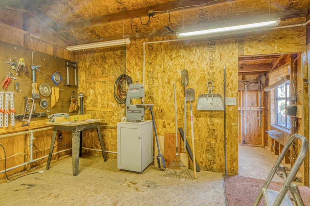 246 Dororo Drive Property Photo 31