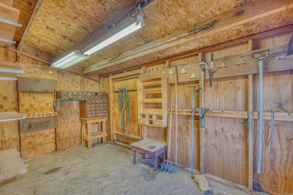 246 Dororo Drive Property Photo 32