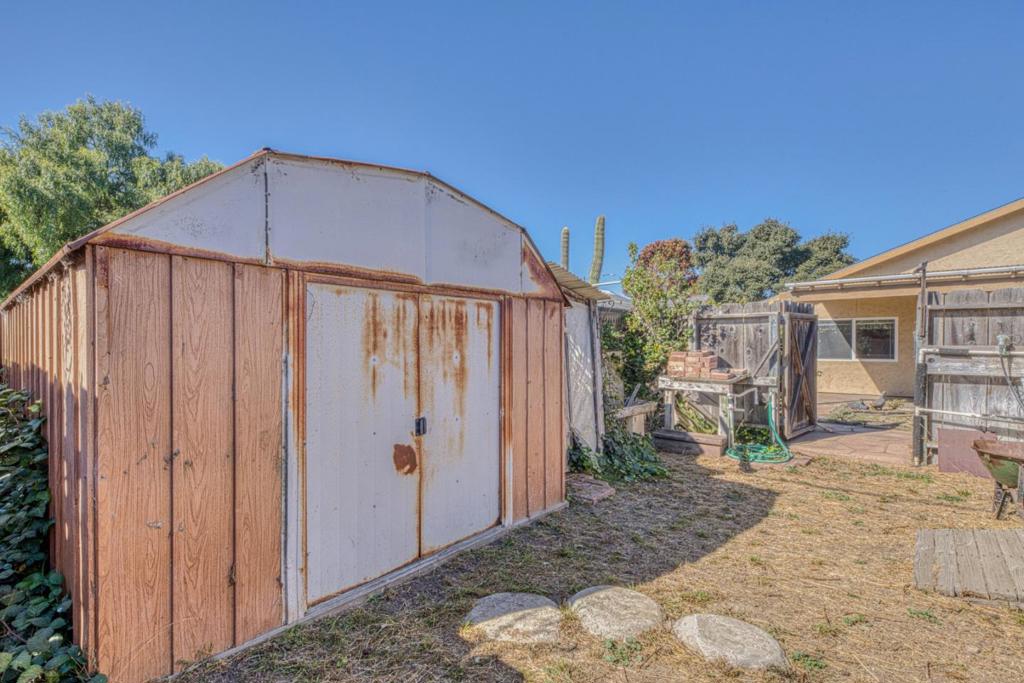246 Dororo Drive Property Photo 34