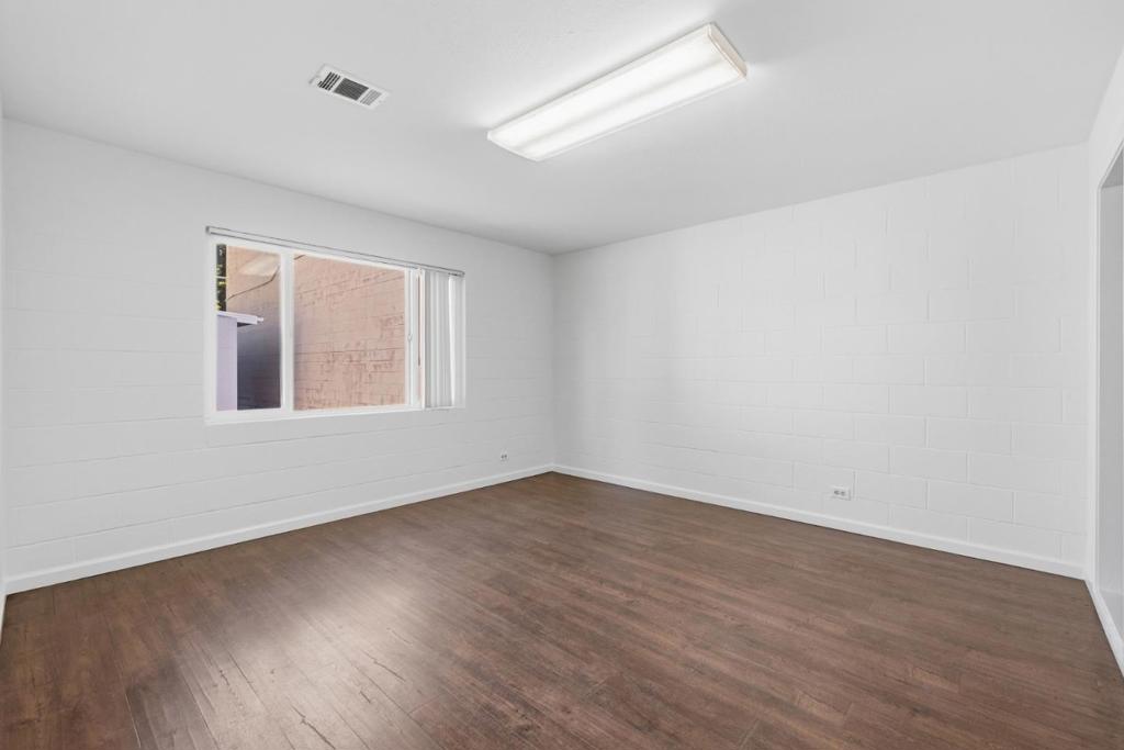 912 W El Camino Real Property Photo 10