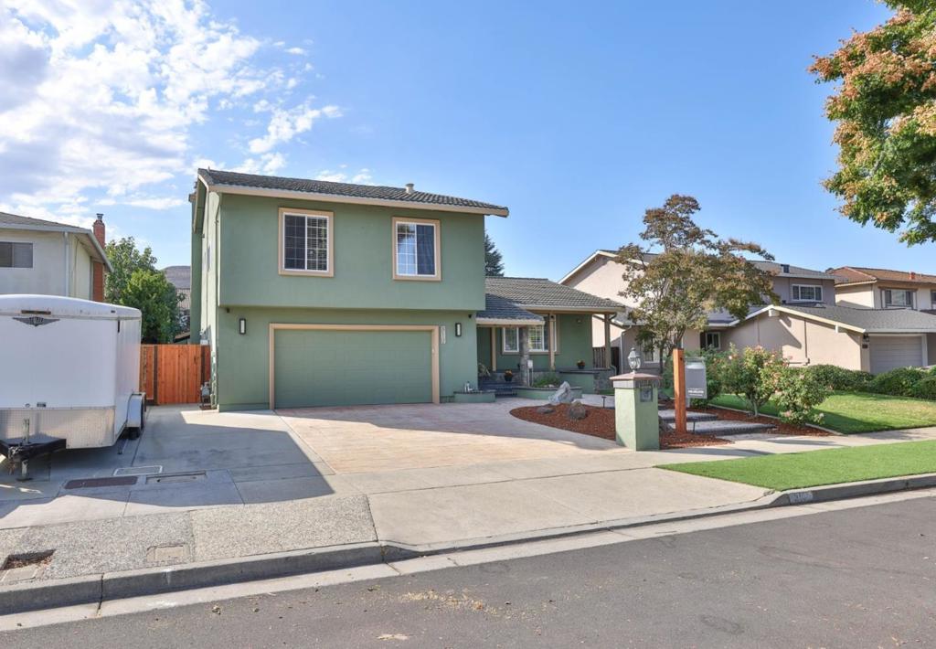 310 Viscaino Way Property Photo 3