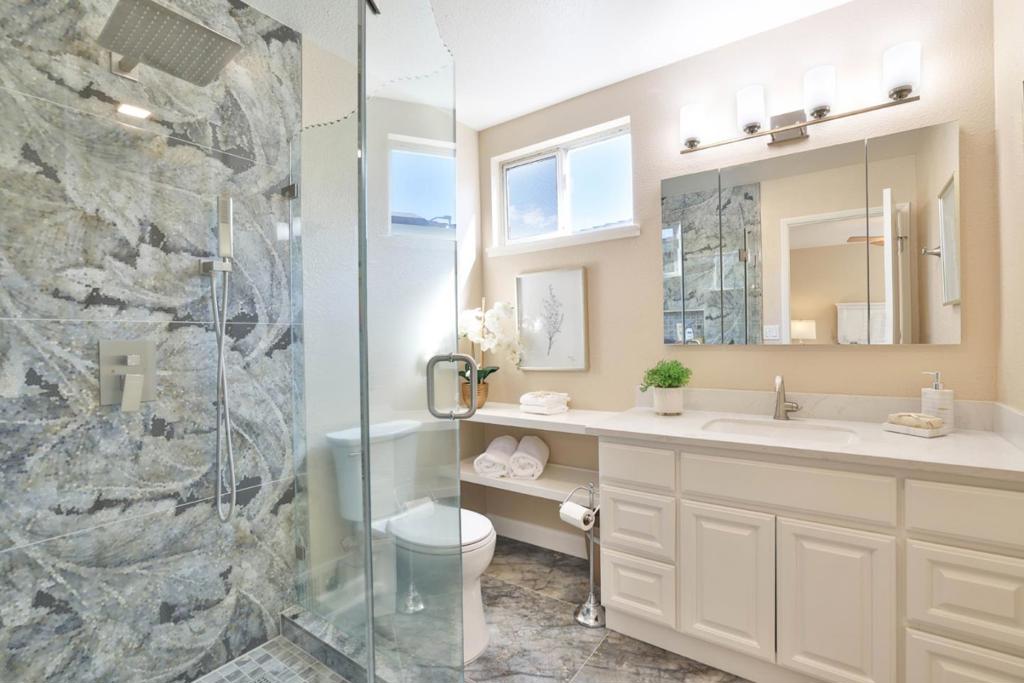 310 Viscaino Way Property Photo 22