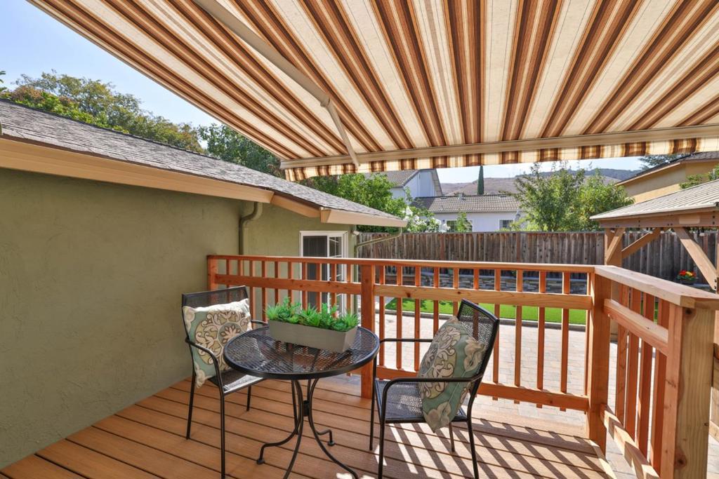 310 Viscaino Way Property Photo 35