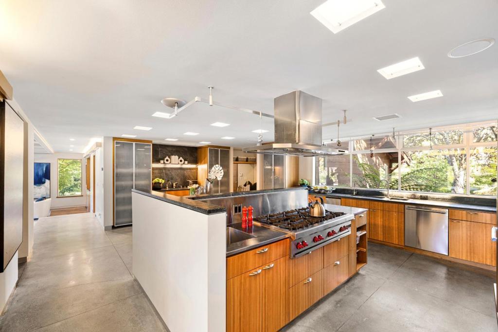 14123 Tracy Court Property Photo 8