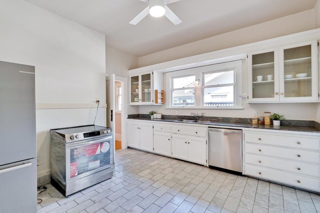 130 S 14th Street Property Photo 19