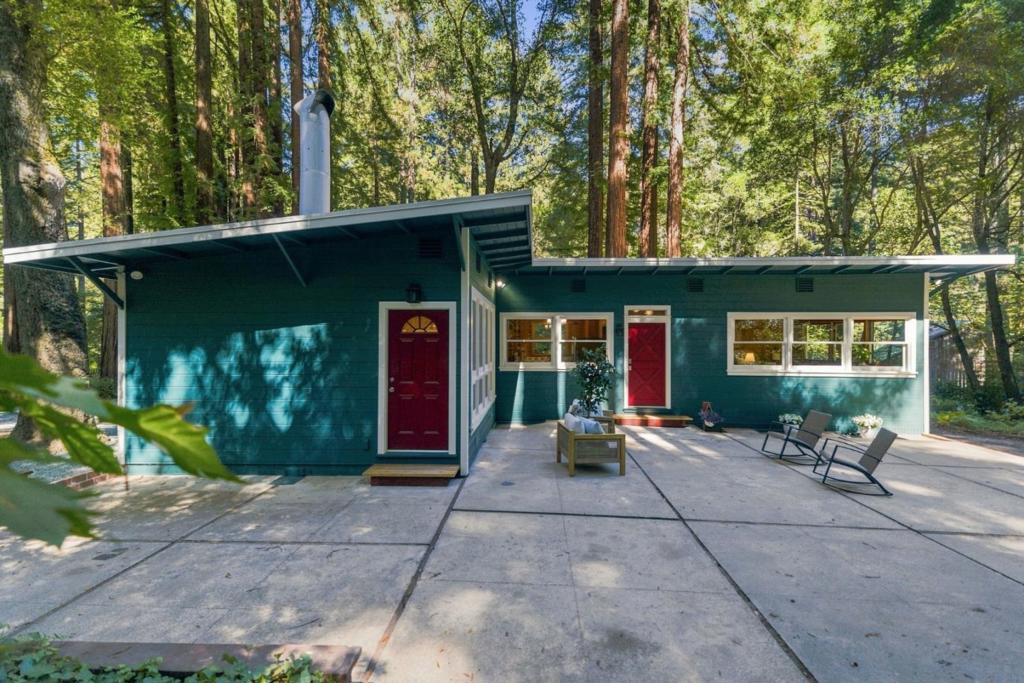 212 Larkspur Street Property Photo 2