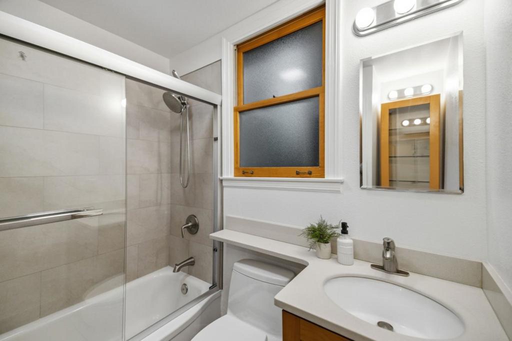 212 Larkspur Street Property Photo 8