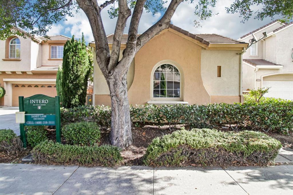 5337 Manderston Drive Property Photo 3