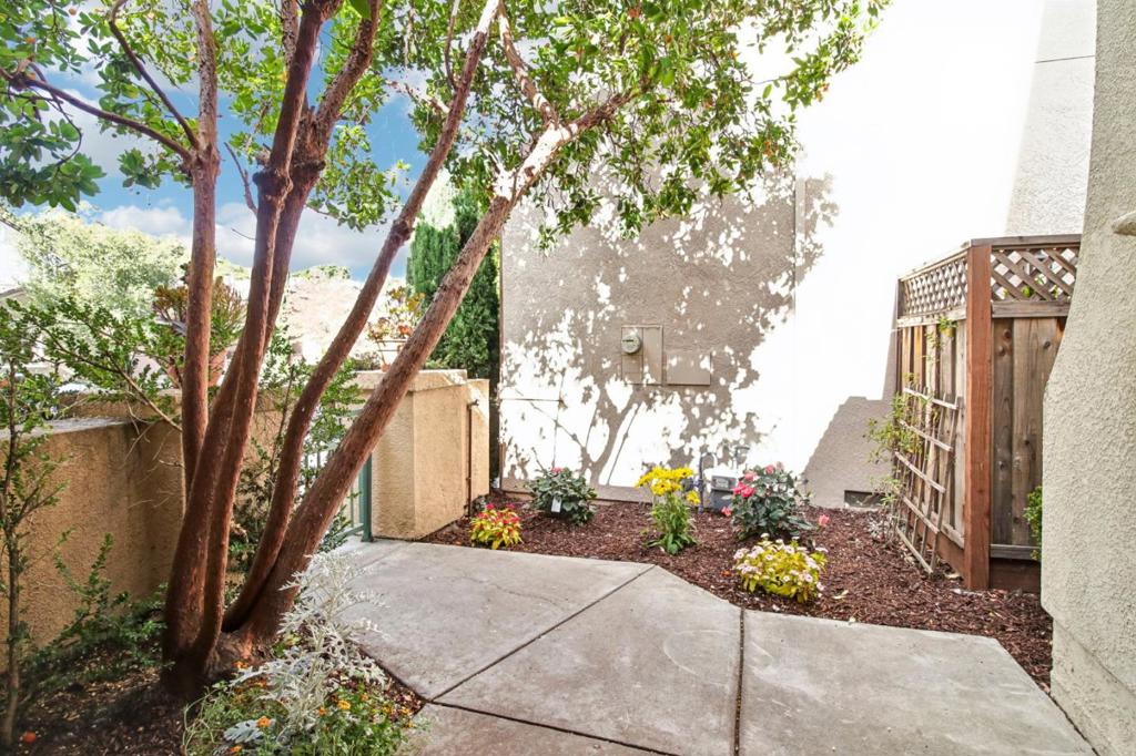 5337 Manderston Drive Property Photo 4