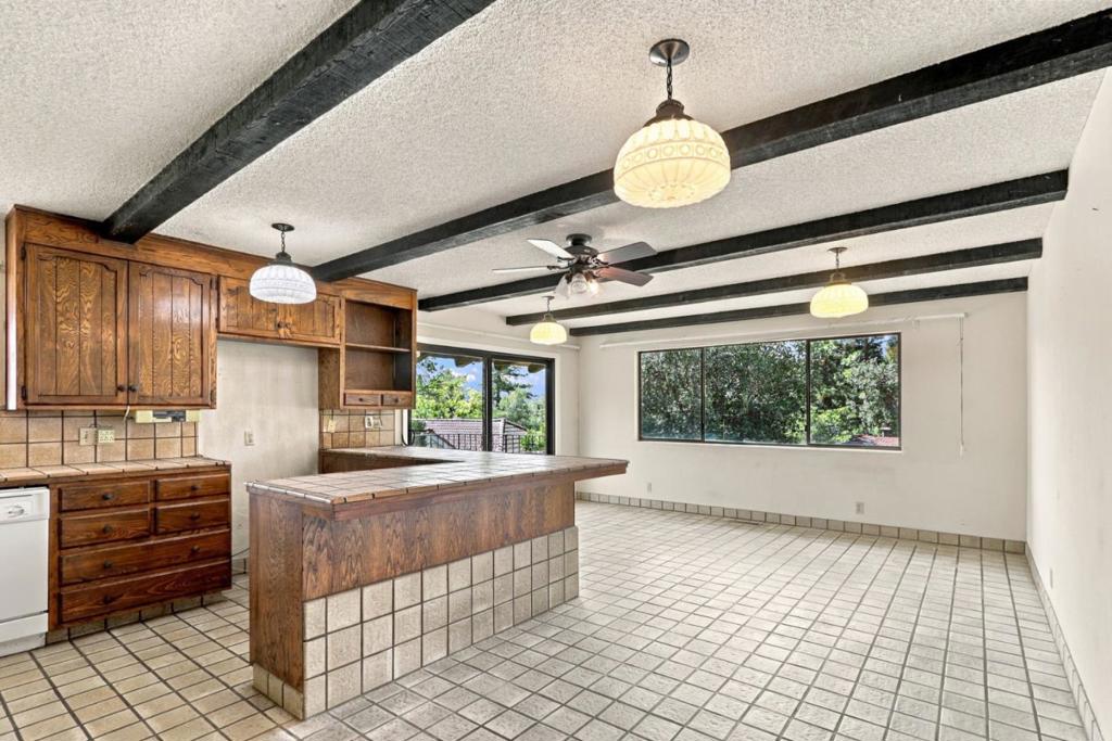 17852 Andrews Street Property Photo 12