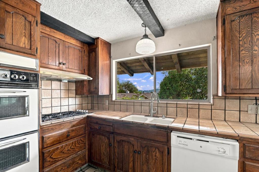 17852 Andrews Street Property Photo 14