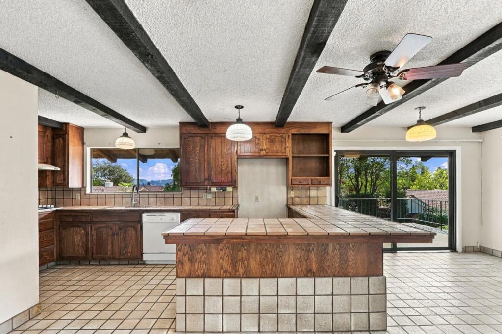 17852 Andrews Street Property Photo 17