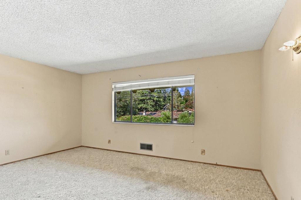 17852 Andrews Street Property Photo 28
