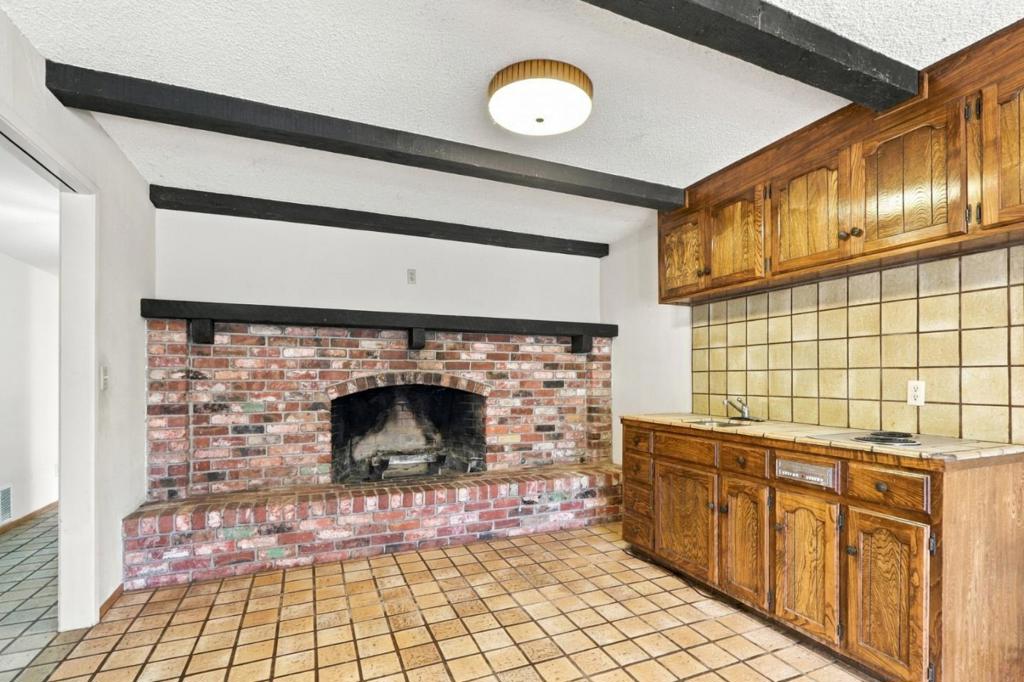 17852 Andrews Street Property Photo 36