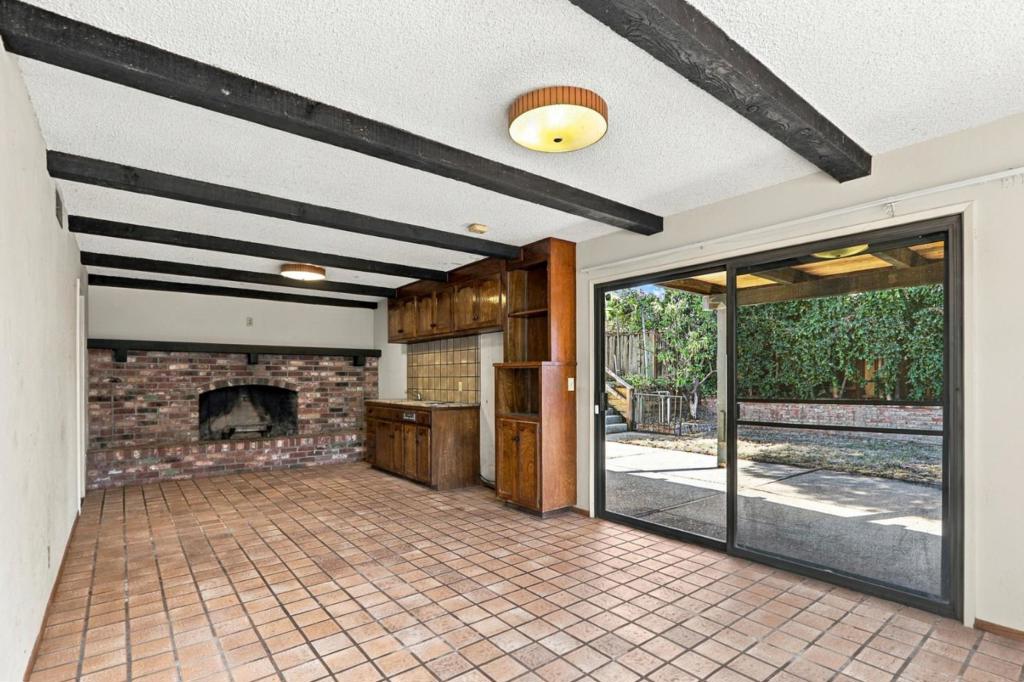 17852 Andrews Street Property Photo 37