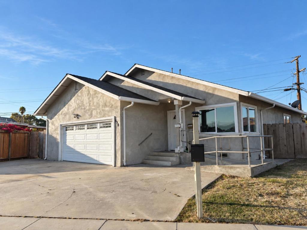 624 John Street Property Photo 2