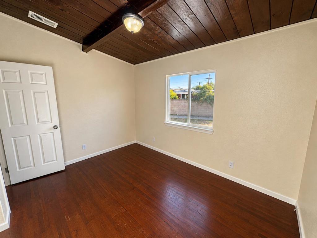 624 John Street Property Photo 11