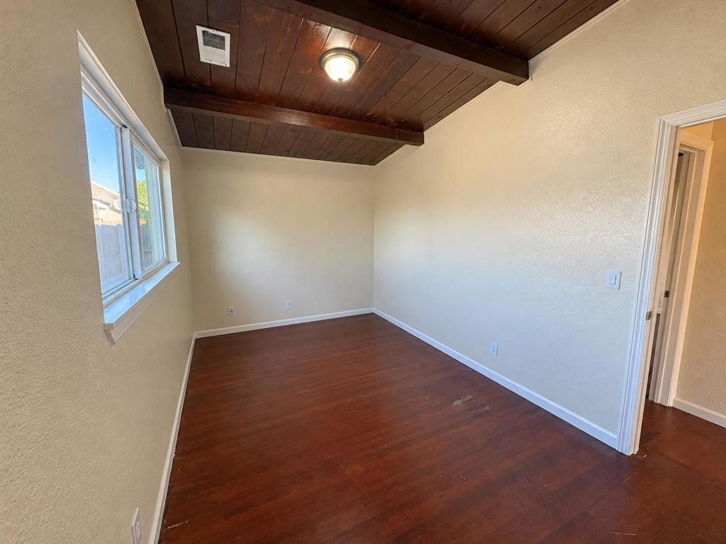 624 John Street Property Photo 14