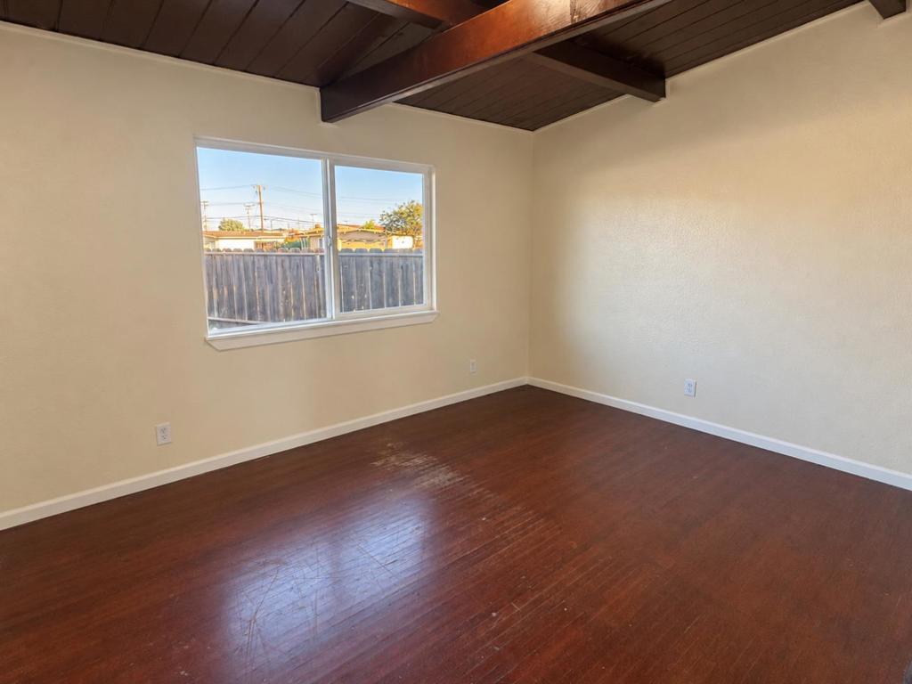 624 John Street Property Photo 15